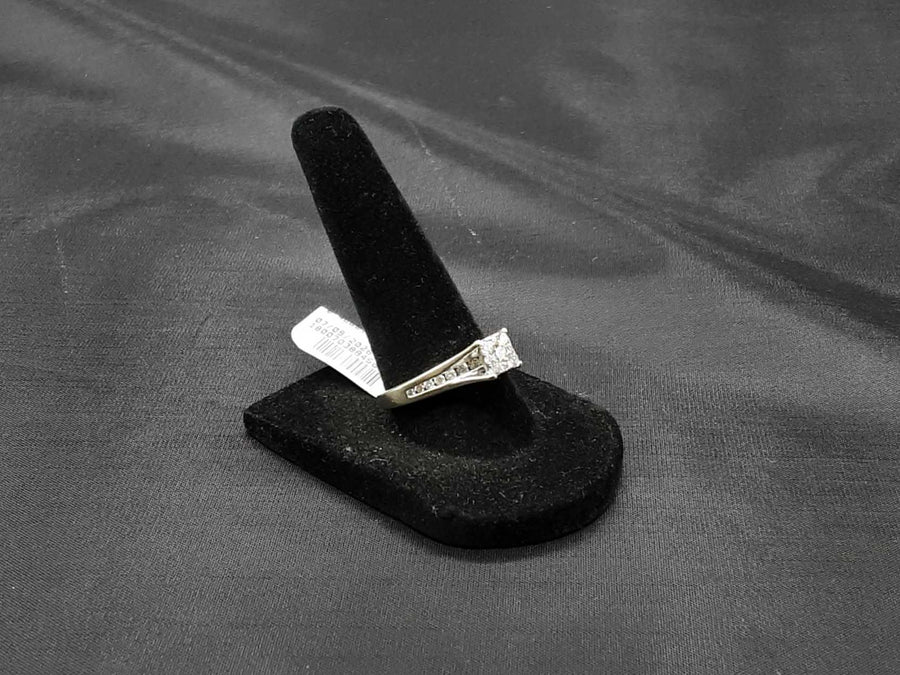 Women's Ring - White Gold 14k (.585) 4.5 grams Size 8