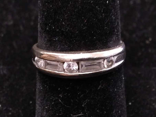 Women's Ring - White Gold 10k (.417) 2.1 grams Size 7