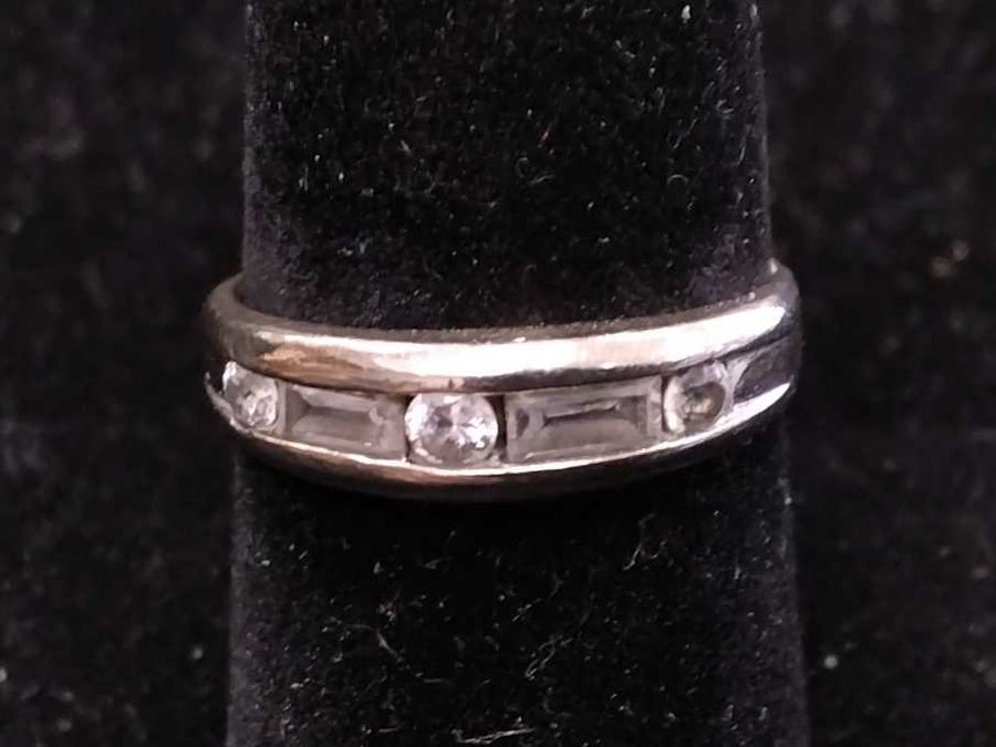 Women's Ring - White Gold 10k (.417) 2.1 grams Size 7