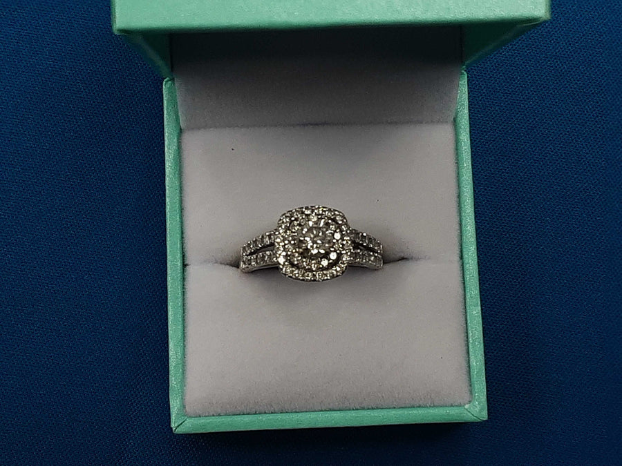 Women's Ring - White Gold 14k (.585) 4.8 grams Size 7.5