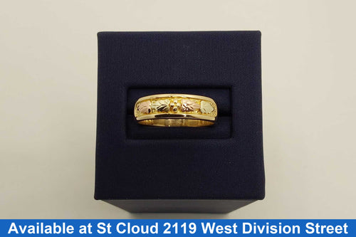 Women's Ring - Black Hills Gold 10k (.417) 4.12 grams Size 6