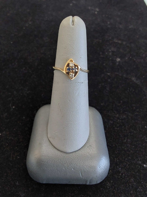 Women's Ring - Yellow Gold 14k (.585) 1.8 grams Size 5.5