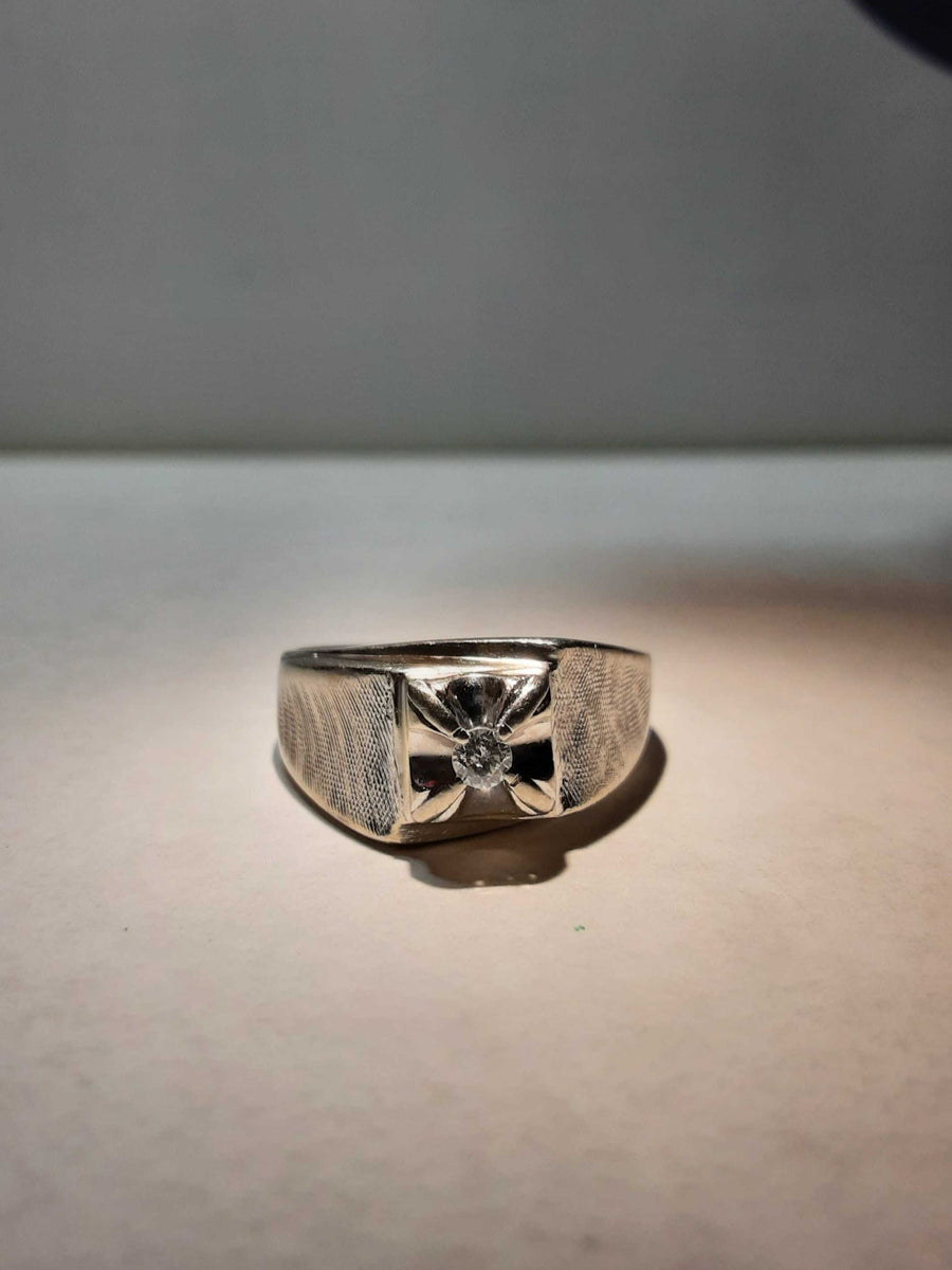 Women's Ring - Solitaire - White Gold 14k (.585) 5.9 grams Size 10.5