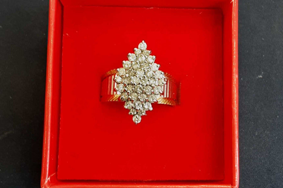 Women's Ring - Yellow Gold 10k (.417) 5.6 grams Size 7.5