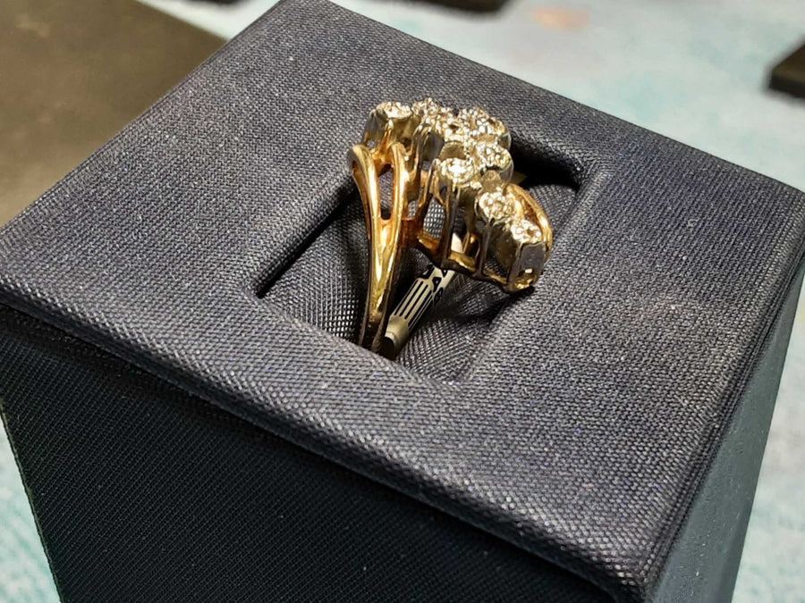 Women's Ring - Yellow Gold 10k (.417) 3.1 grams Size 6.5