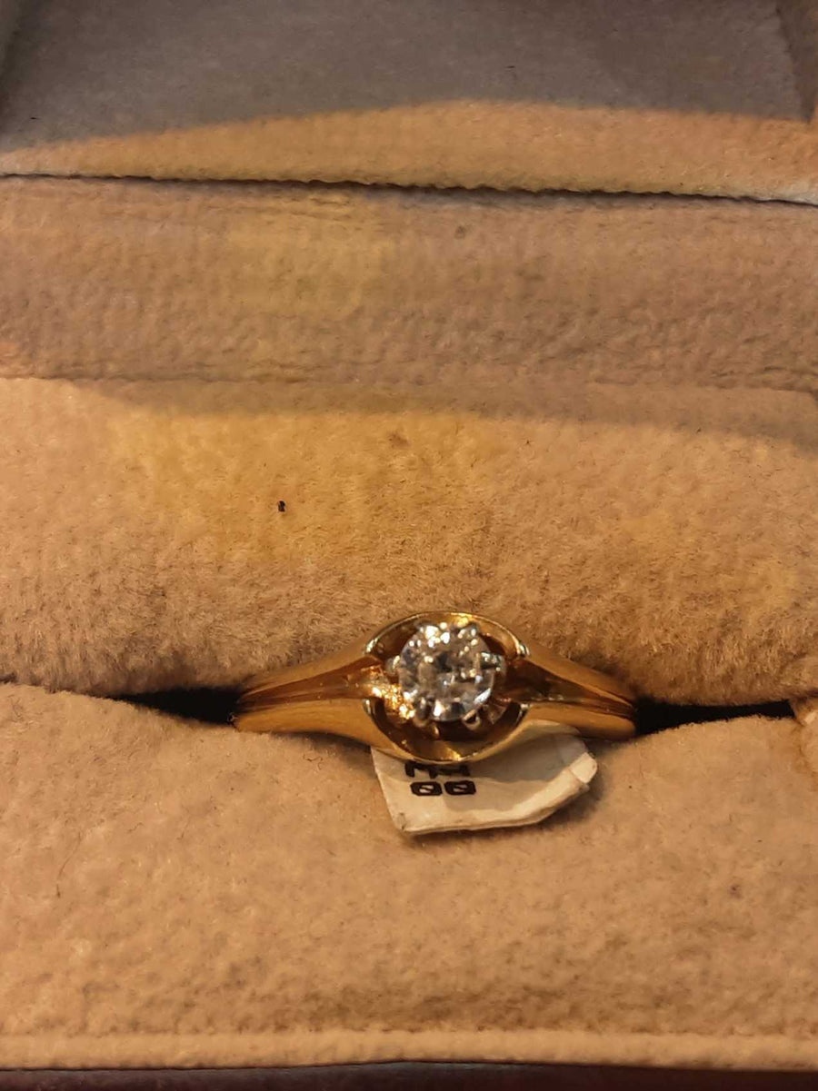 Women's Ring - Yellow Gold 14k (.585) 3.5 grams Size 7.5