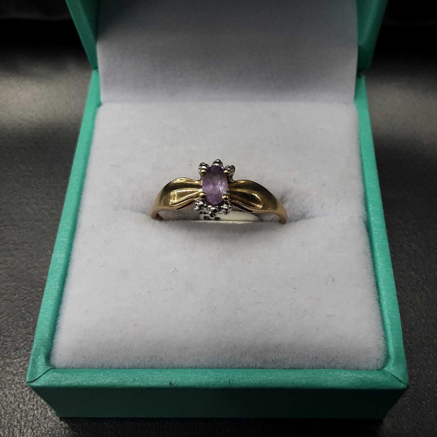 Women's Ring - Yellow Gold 10k (.417) 1.5 grams Size 6.5
