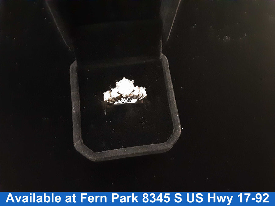 Women's Ring - White Gold 14k (.585) 7.3 grams Size 7