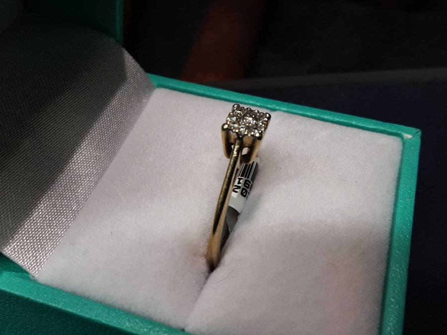 Women's Ring - Solitaire - Yellow Gold 14k (.585) 2.4 grams Size 7.5