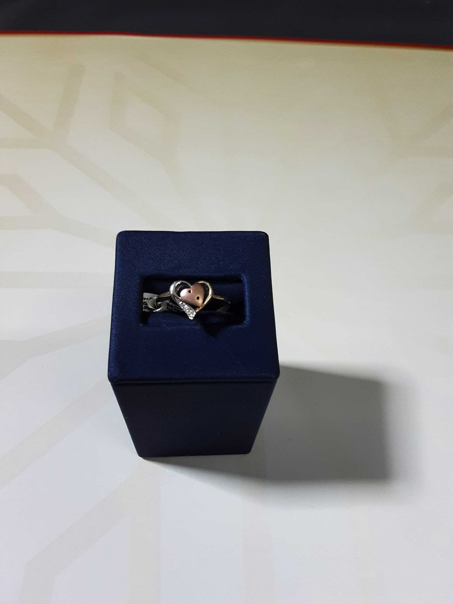 Women's Ring - Yellow Gold 10k (.417) 2.3 grams Size 7.5