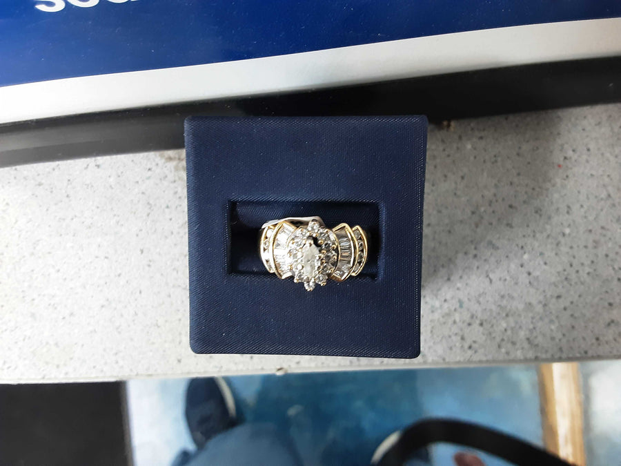 Women's Ring - Yellow Gold 14k (.585) 5.2 grams Size 20