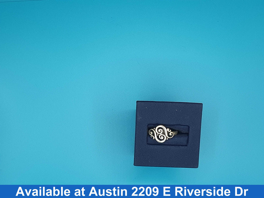 Women's Ring - Silver 2.8 grams Size 7