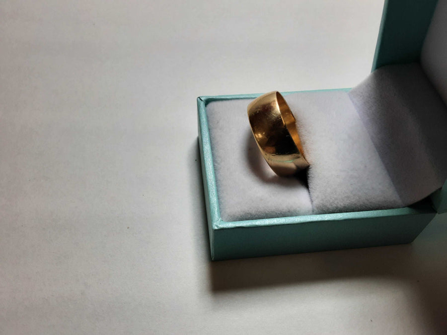 Ring - Wedding Band - Yellow Gold 14k (.585) 5.6 grams Size 10