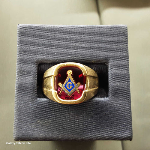 Men's Ring - Yellow Gold 10k (.417) 8.8 grams Size 9.5