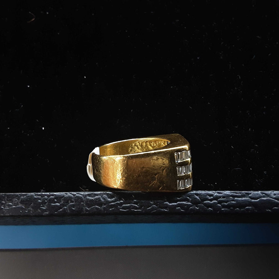 Men's Ring - Yellow Gold 18k (.750) 10.7 grams Size 8.5