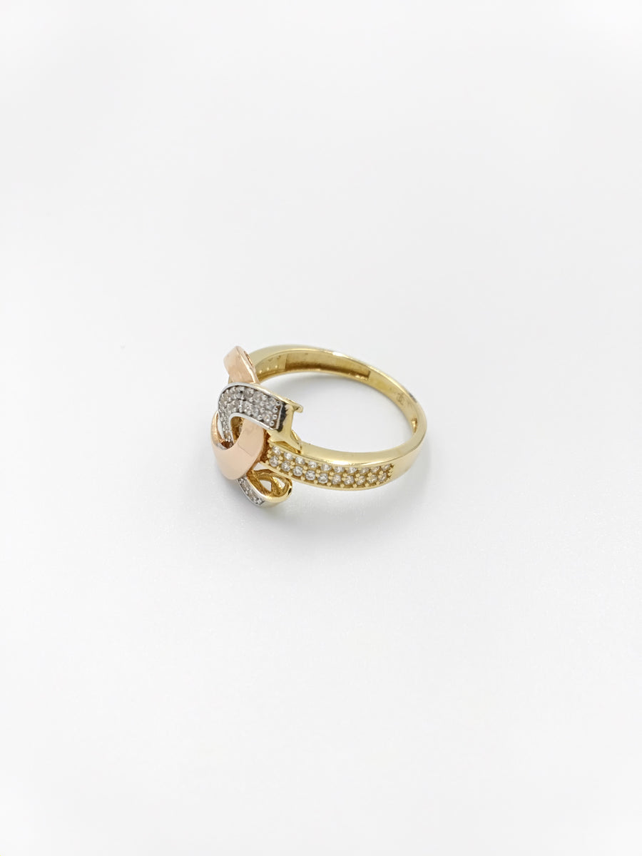 Women's Ring - Yellow Gold 18k (.750) 3.2 grams Size 6