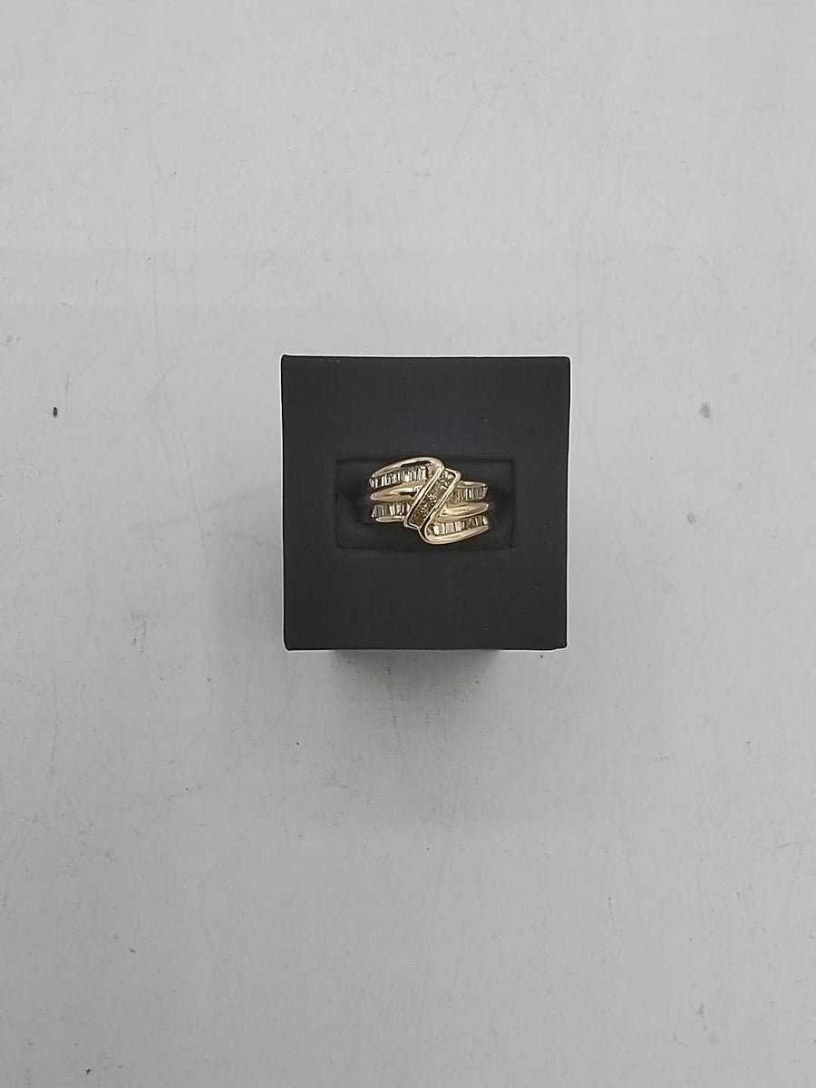 Women's Ring - Yellow Gold 14k (.585) 6.7 grams Size 6.5