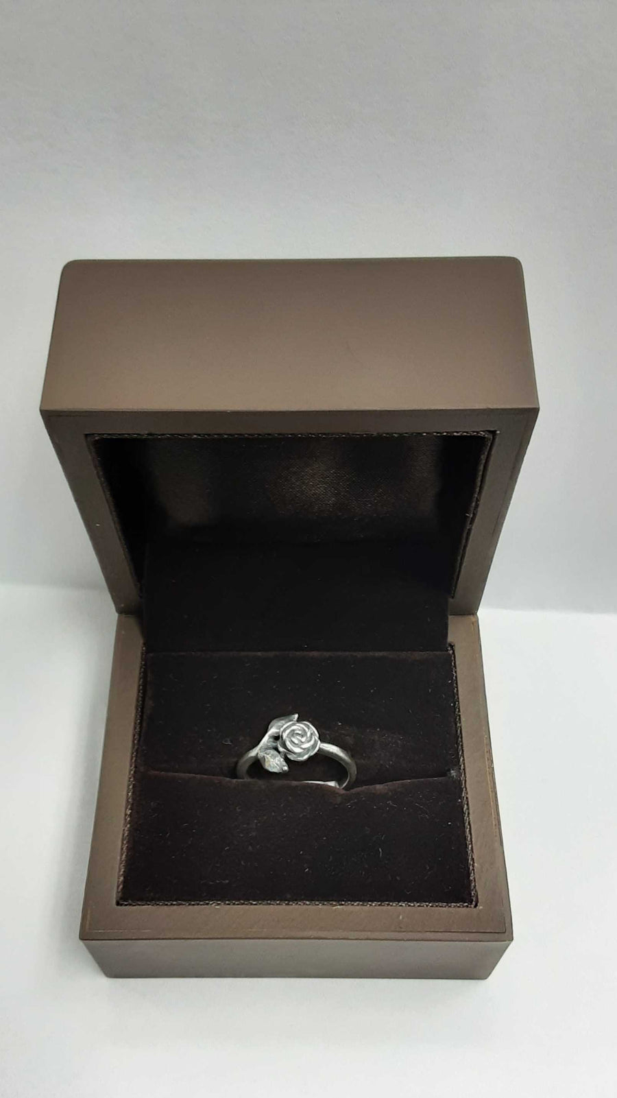 Women's Ring - Silver 2.1 grams Size 7.5