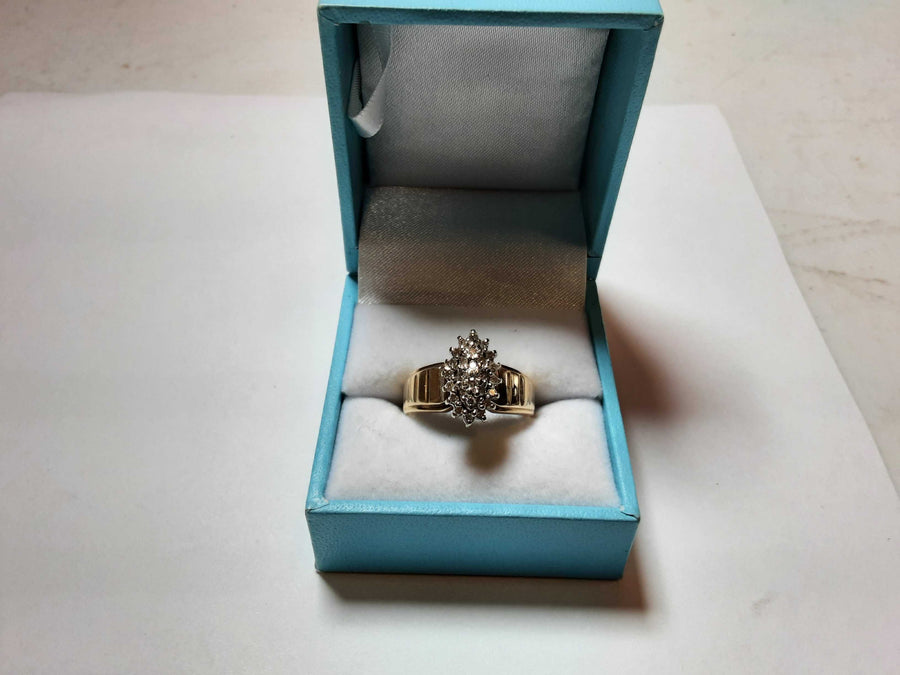 Women's Ring - Yellow Gold 10k (.417) 3.8 grams Size 7.5