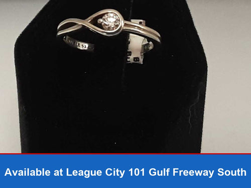 Women's Ring - Solitaire - Silver 1.7 grams Size 7
