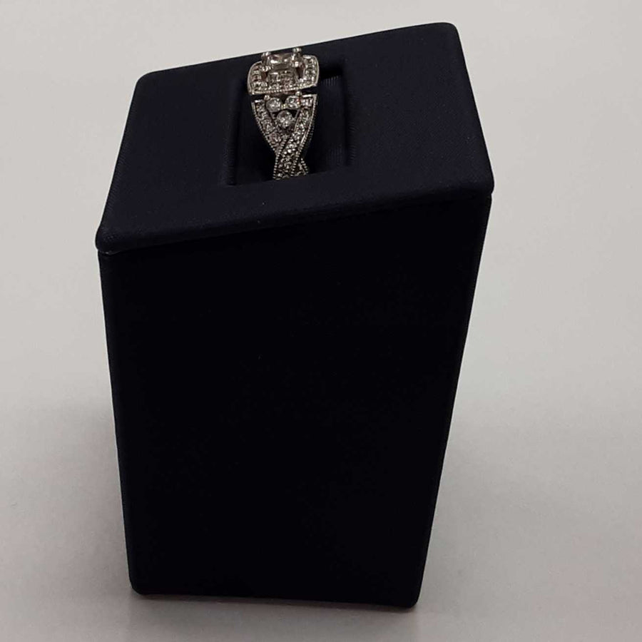 Women's Ring - White Gold 14k (.585) 4.3 grams Size 6.5