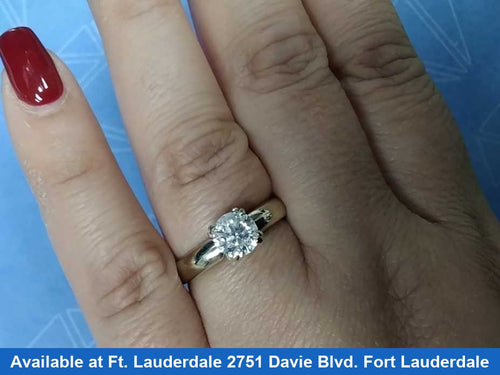 Women's Ring - Solitaire - White Gold 14k (.585) 4.8 grams Size 9