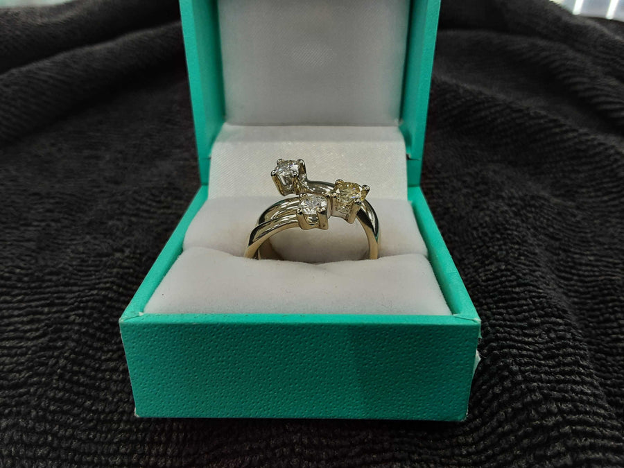 Women's Ring - White Gold 14k (.585) 9.5 grams Size 7