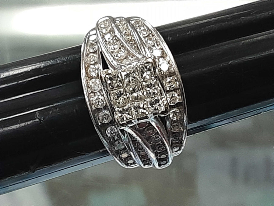 Women's Ring - White Gold 14k (.585) 7.5 grams Size 6