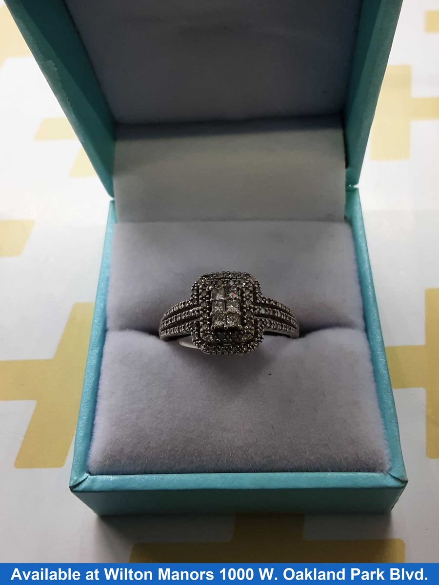 Women's Ring - White Gold 10k (.417) 3.4 grams Size 9