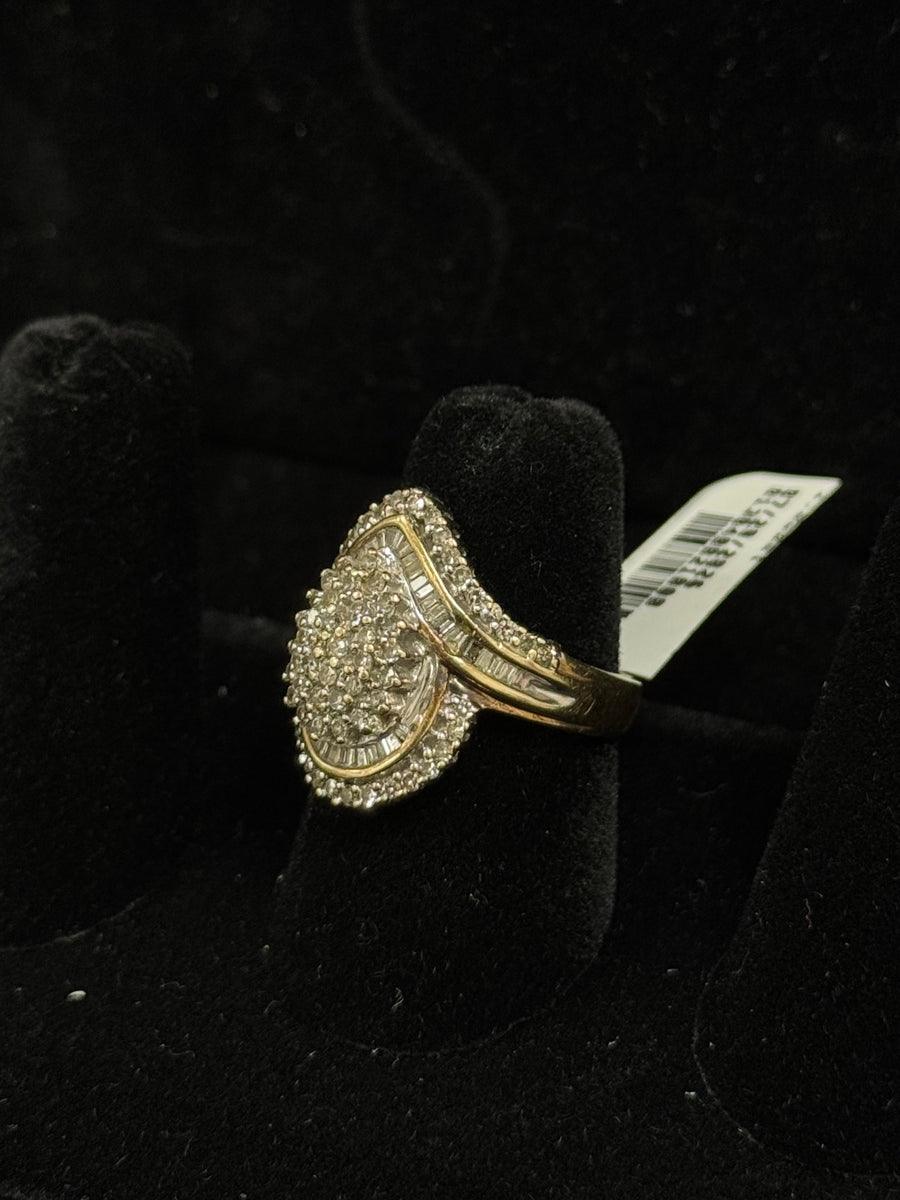 Women's Ring - Yellow Gold 10k (.417) 5.6 grams Size 7.5