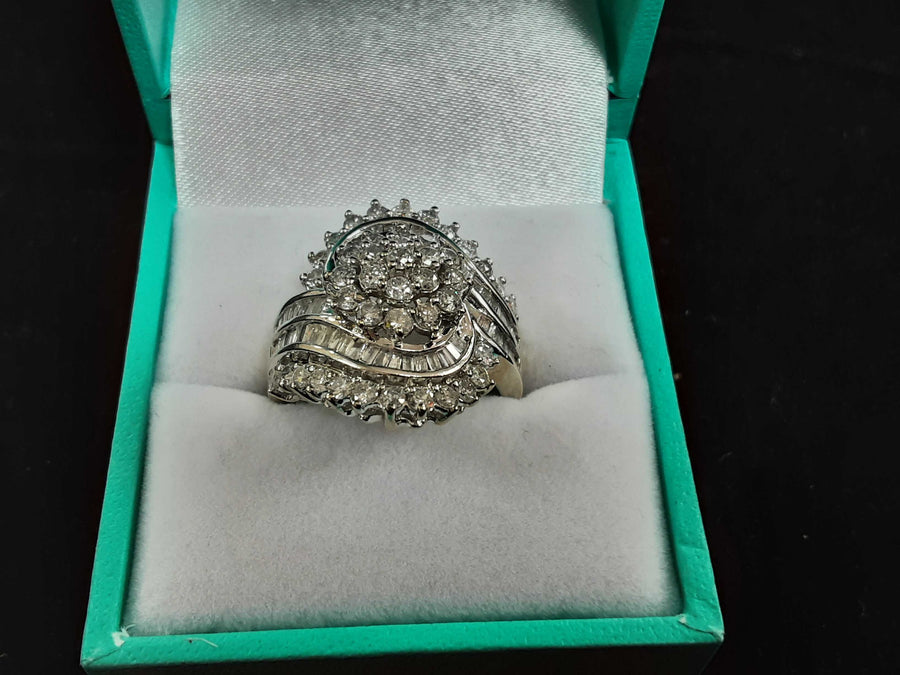 Women's Ring - White Gold 10k (.417) 5.9 grams Size 7.5