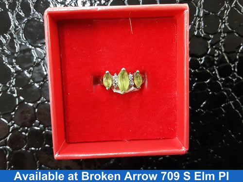 Women's Ring - Yellow Gold 10k (.417) 2.8 grams Size 6.5