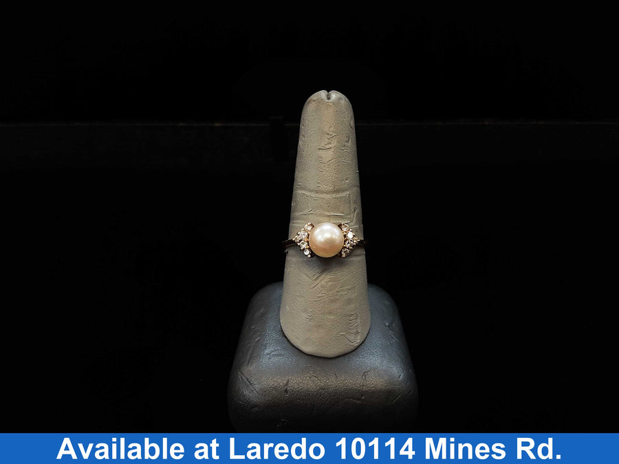 Women's Ring - Yellow Gold 10k (.417) 3.7 grams Size 8.5