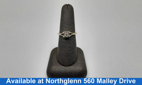 Women's Ring - White Gold 10k (.417) 2.2 grams Size 7.5