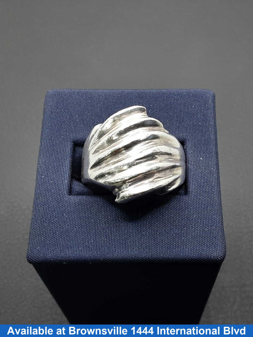 Women's Ring - Silver 15.7 grams Size 10