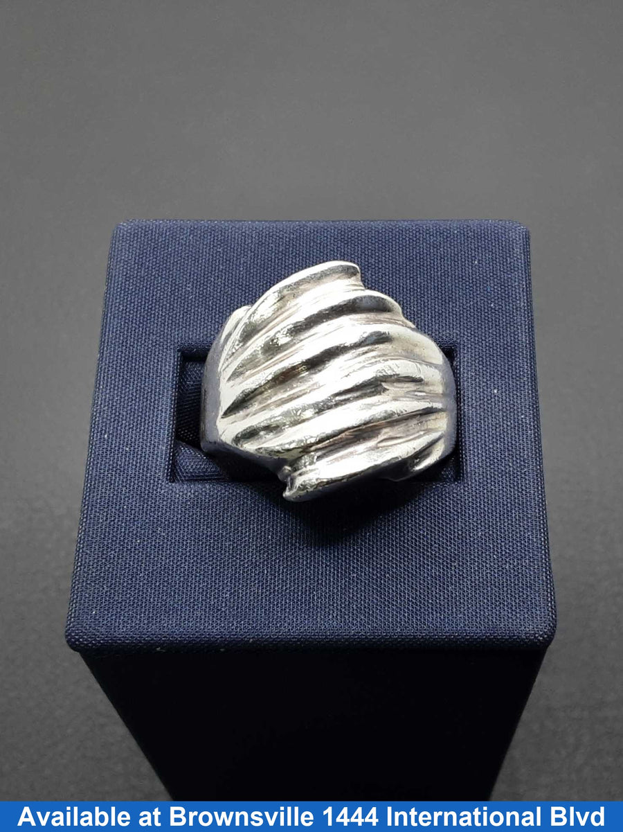 Women's Ring - Silver 15.7 grams Size 10