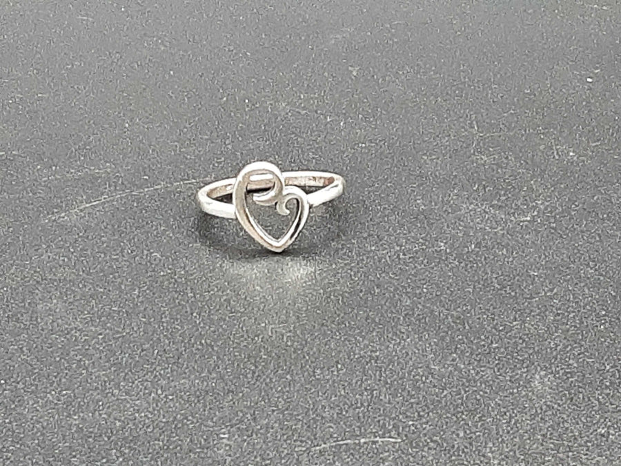 Women's Ring - Silver 2 grams Size 5.5