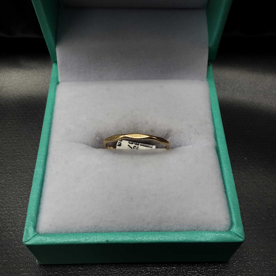 Ring - Wedding Band - Yellow Gold 14k (.585) 0.5 grams Size 3.5