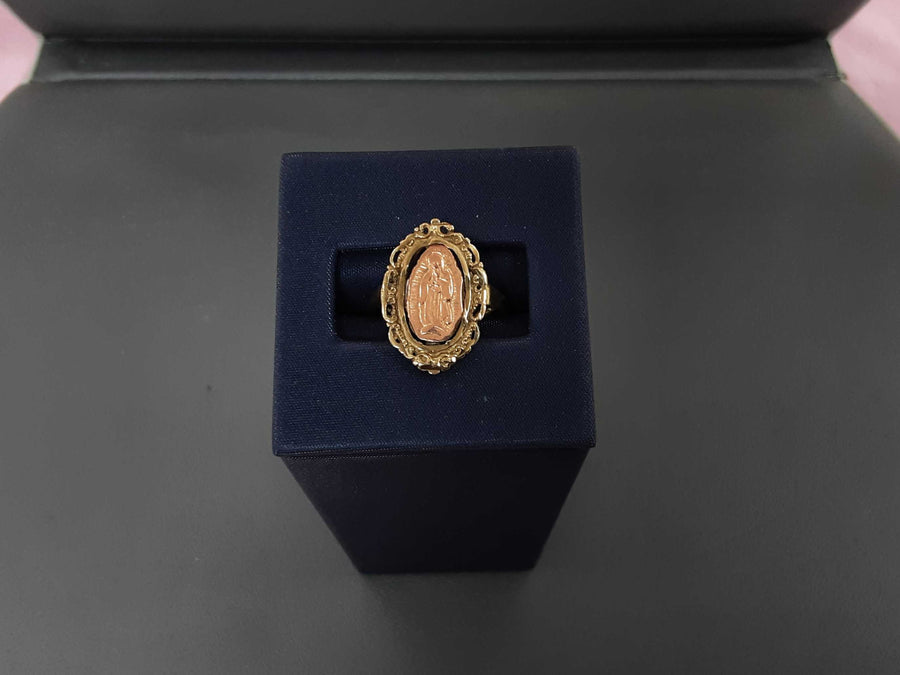 Women's Ring - Yellow Gold 10k (.417) 2.8 grams Size 7.5