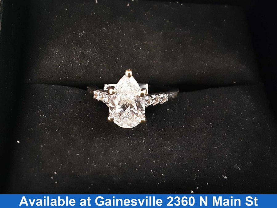 Women's Ring - Solitaire - White Gold 18k (.750) 3.9 grams Size 6