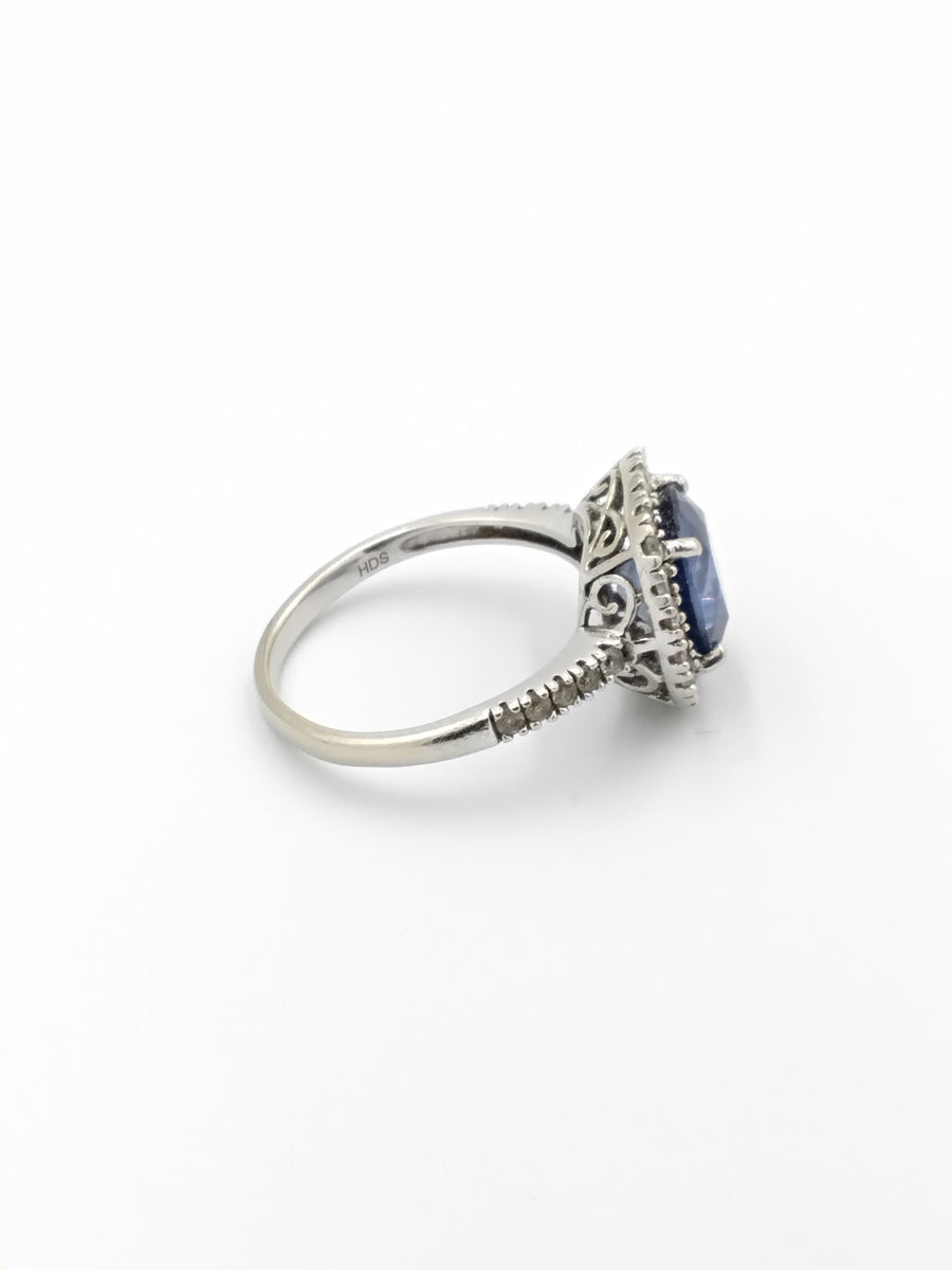 Women's Ring - White Gold 10k (.417) 3.8 grams Size 8.5