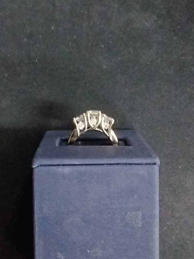 Women's Ring - Yellow Gold 14k (.585) 5.8 grams Size 20