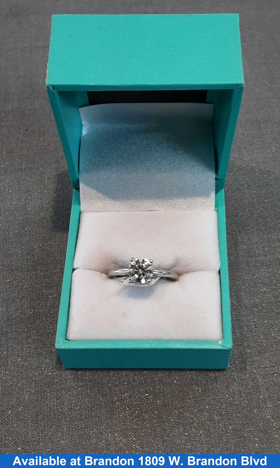Women's Ring - Solitaire - White Gold 14k (.585) 2.8 grams Size 6
