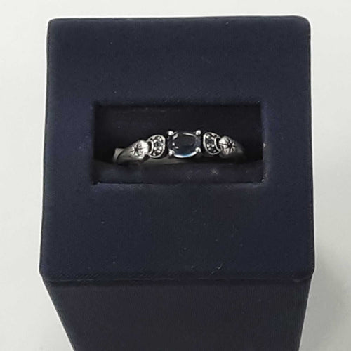 Women's Ring - Silver 1.9 grams Size 6.5