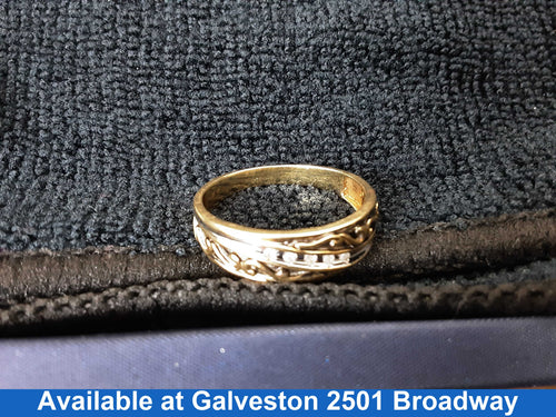 Men's Ring - Yellow Gold 10k (.417) 3.5 grams Size 10.5