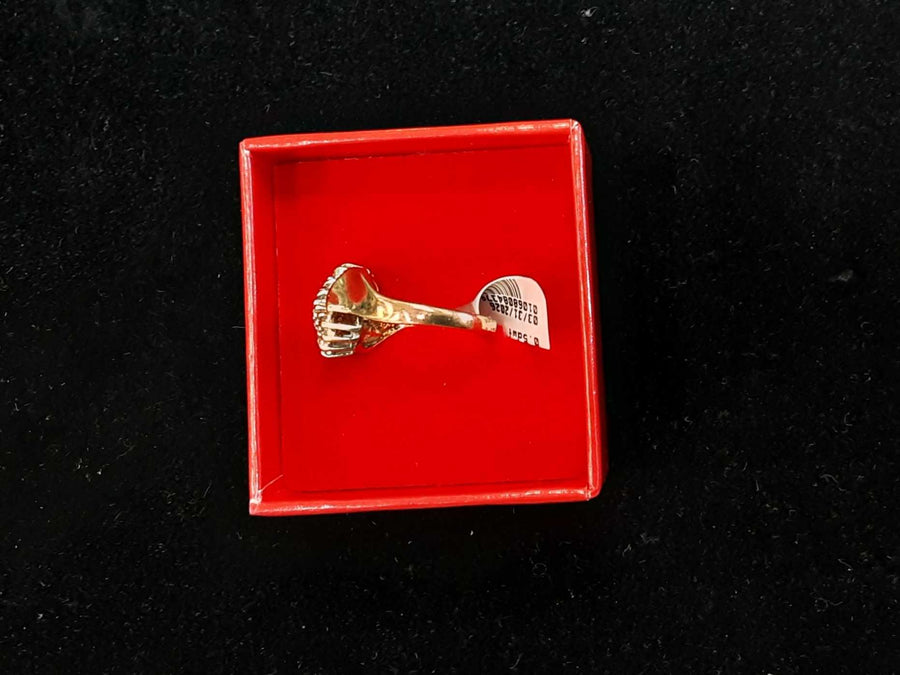 Women's Ring - Yellow Gold 10k (.417) 3.7 grams Size 8.5