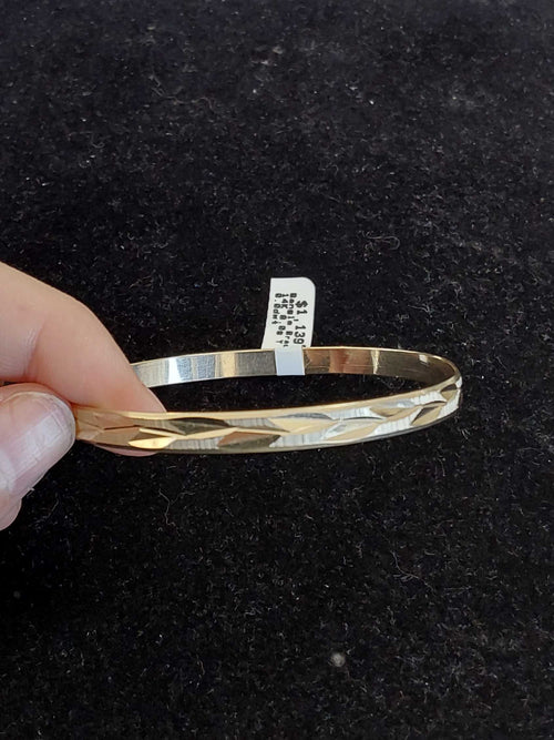 Bangle Bracelet - Yellow Gold 14k (.585) 8 grams 4 inch