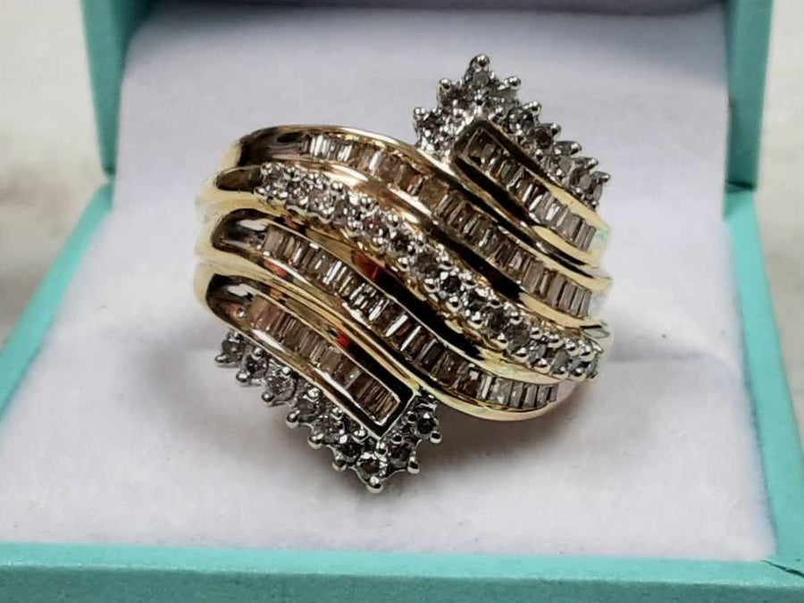 Women's Ring - Yellow Gold 10k (.417) 5.7 grams Size 7.5