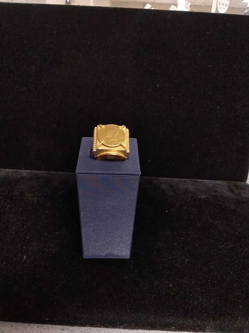 Men's Ring - Yellow Gold 18k (.750) 11.3 grams Size 5