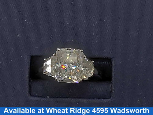 Women's Ring - White Gold 10k (.417) 4.2 grams Size 8